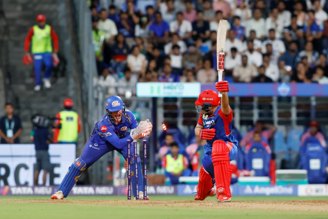 IPL 2025: ওয়াংখেড়তে মুখ থুবড়ে পড়লো নড়বড়ে দিল্লী, ৫৯ রানে জিতে প্লে-অফে মুম্বই ইন্ডিয়ান্স !! 3 MI vs DC | IPL | Image: Getty Images