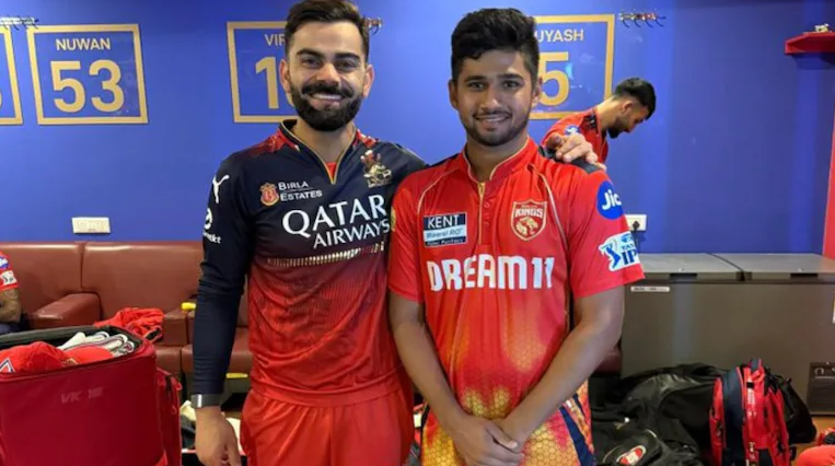 IPL 2025: “আরে এ তো জল বয়…” অভিষেককারী মুশিরকে ‘আক্রমণ’ বিরাট কোহলির, সমালোচিত মহাতারকা !! 2 Virat Kohli and Musheer Khan | IPL | Image: Twitter