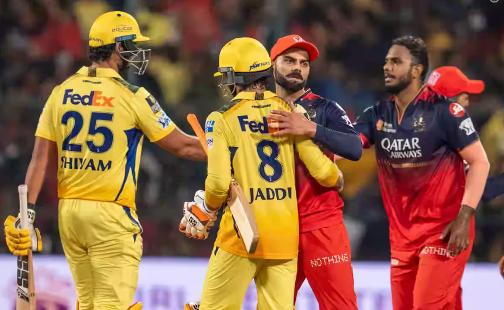 IPL 2025: বৃথা গেলো আয়ুষ-জাদেজার লড়াই, চেন্নাইকে হারিয়ে প্লে-অফের আরও কাছে বেঙ্গালুরু !! 4 RCB vs CSK | IPL | Image: Twitter