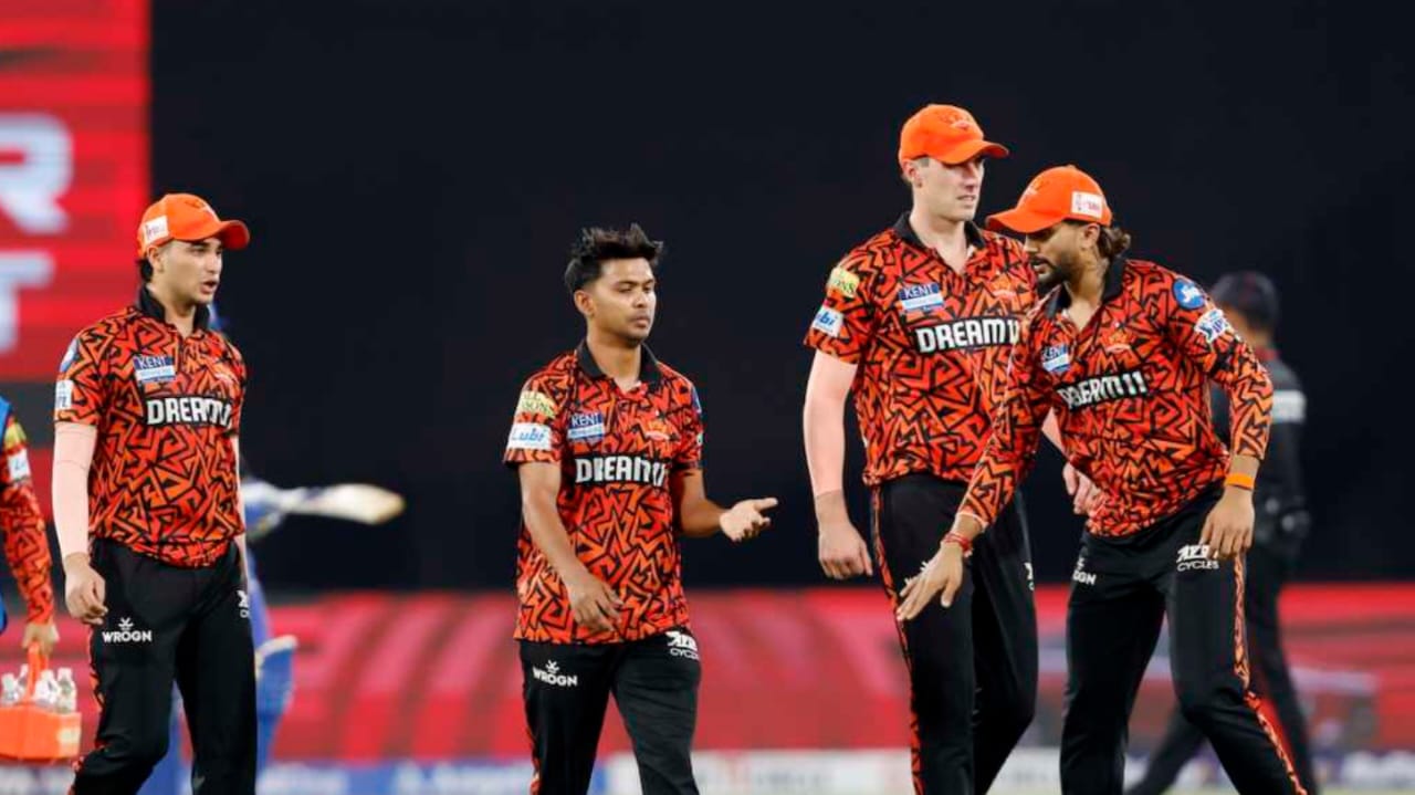 গুজরাটের বিপক্ষে হারের পরেও সুযোগ রয়েছে SRH'এর, এই সমীকরণে প্লে অফে পৌঁছাবে প্যাট কামিন্সরা !! 3 গুজরাটের বিপক্ষে হারের পরেও সুযোগ রয়েছে SRH'এর, এই সমীকরণে প্লে অফে পৌঁছাবে প্যাট কামিন্সরা !! 3