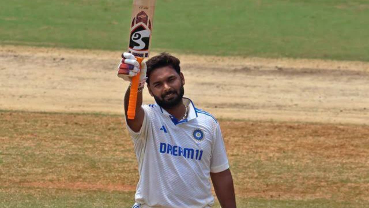 "ঘোড়া পাচ্ছে না ঘাস, গাধা খাচ্ছে চবনপ্রাস..", ভারতীয় টেস্ট দলের সহ অধিনায়ক হওয়ার পর সোশ্যাল মিডিয়ায় কটাক্ষের মুখে ঋষভ পান্থ !! 2 "ঘোড়া পাচ্ছে না ঘাস, গাধা খাচ্ছে চবনপ্রাস..", ভারতীয় টেস্ট দলের সহ অধিনায়ক হওয়ার পর সোশ্যাল মিডিয়ায় কটাক্ষের মুখে ঋষভ পান্থ !! 2