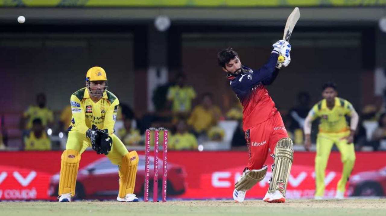 IPL 2025 RCB vs CSK Match Preview: বেঙ্গালুরুর মাঠে ধোনির সন্মান রক্ষার ম্যাচ, শীর্ষে পৌঁছাতে মোরিয়া হয়ে লড়াই চালাবে RCB !! 2 IPL 2025 RCB vs CSK Match Preview: বেঙ্গালুরুর মাঠে ধোনির সন্মান রক্ষার ম্যাচ, শীর্ষে পৌঁছাতে মোরিয়া হয়ে লড়াই চালাবে RCB !! 2