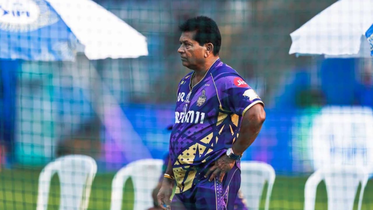 একাই ডুবিয়েছেন দলকে, KKR থেকে ঘাড় ধাক্কা দিয়ে বের করে দেওয়া হচ্ছে এই তারকাকে !! 3 একাই ডুবিয়েছেন দলকে, KKR থেকে ঘাড় ধাক্কা দিয়ে বের করে দেওয়া হচ্ছে এই তারকাকে !! 3