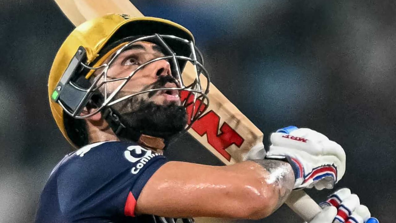 RCB'র তুরুপের তাস এই তারকা, পাঞ্জাবকে হারিয়ে ফাইনাল করবেন কনফার্ম !! 2 RCB'র তুরুপের তাস এই তারকা, পাঞ্জাবকে হারিয়ে ফাইনাল করবেন কনফার্ম !! 2