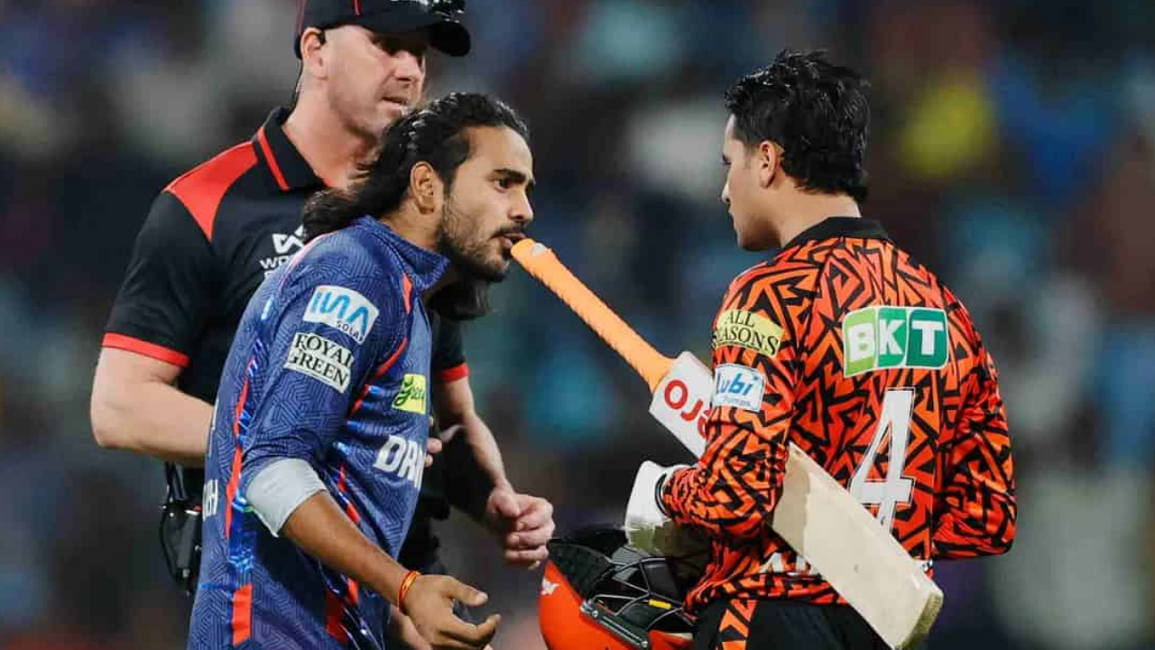 IPL 2025: “কোহলি-ধোনিও তো করেছে…” দিগভেশ রাঠি’র নির্বাসনে অখুশি শেহবাগ, পাশে দাঁড়ালেন তরুণ স্পিনারের !! 2 Abhishek Sharma and Digvesh Rathi | IPL | Image: Getty Images