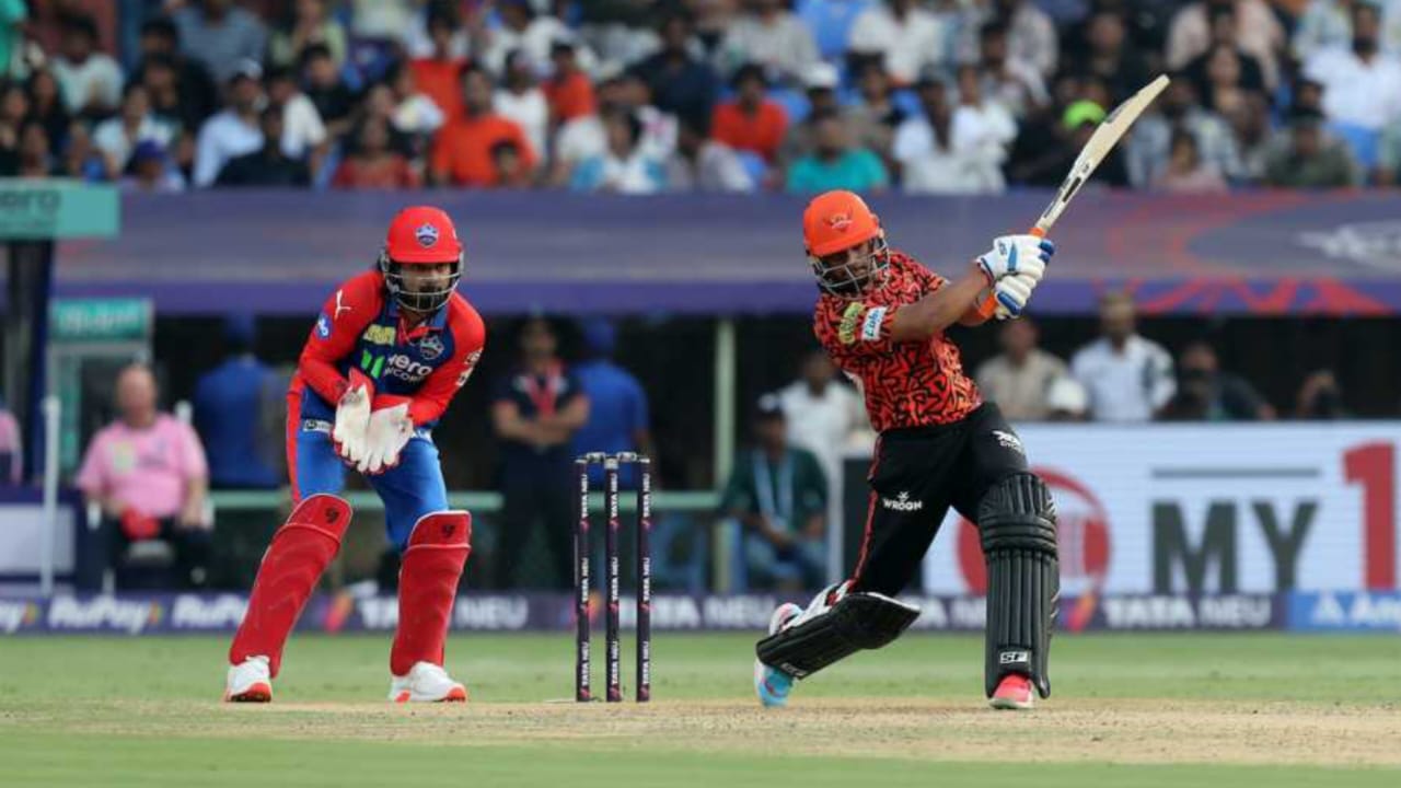 IPL 2025 SRH vs DC Match Preview: দিল্লির বিপক্ষে হায়দ্রাবাদের মরণ-বাঁচন ম্যাচ, পরিসংখ্যানে এগিয়ে এই দল মারবে বাজি !! 6 IPL 2025 SRH vs DC Match Preview: দিল্লির বিপক্ষে হায়দ্রাবাদের মরণ-বাঁচন ম্যাচ, পরিসংখ্যানে এগিয়ে এই দল মারবে বাজি !! 6