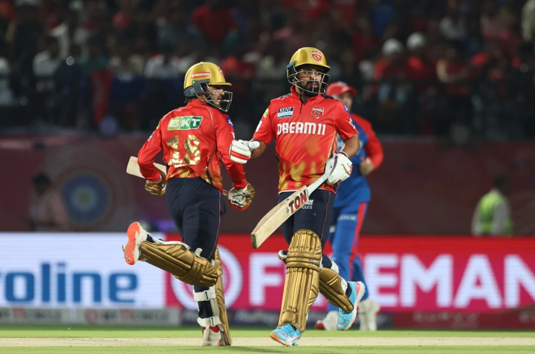IPL 2025: বন্ধ বিমানবন্দর, ধর্মশালা ছাড়তে শ্রেয়স-রাহুলদের জন্য বিশেষ আয়োজন BCCI-এর !! 3 PBKS vs DC | IPL | Image: Getty Images