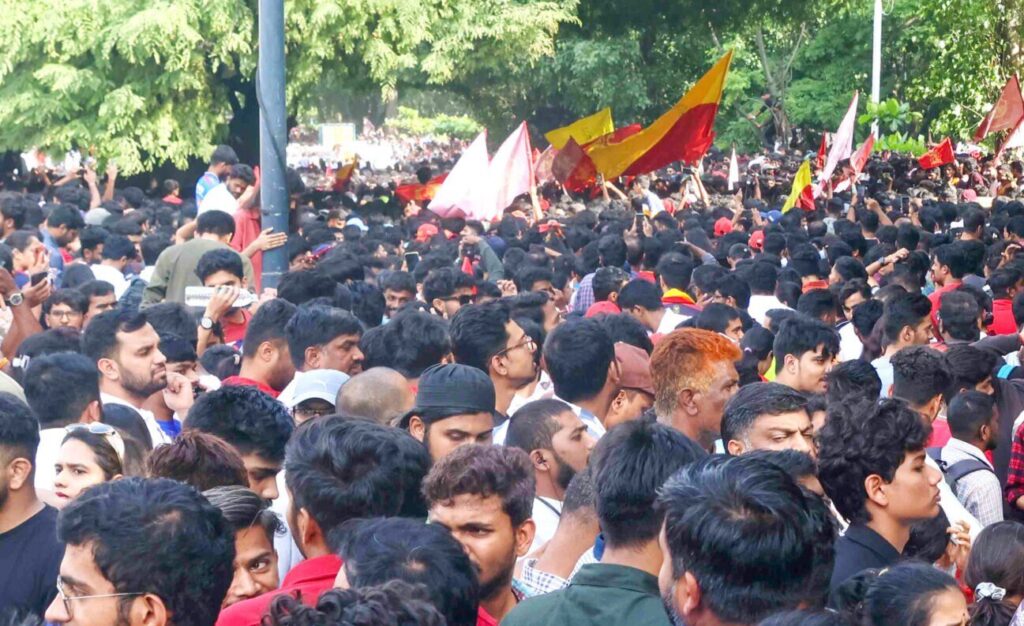 “সমস্যা তৈরি করেই পালিয়েছে…” ব্যাঙ্গালুরুর পদদলিত হওয়ার ঘটনায় অগ্নিশর্মা হরভজন সিং, করলেন এই মন্তব্য !! 2 Harbhajan singh