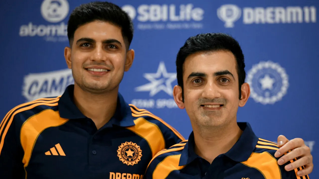 আবারও KKR-এর শরণাপন্ন গৌতম গম্ভীর, ইংল্যান্ডে টিম ইন্ডিয়ার ‘শক্তি’ বাড়াবে বোর্ডের এই সিদ্ধান্ত !! 3 Gautam Gambhir and Shubman Gill | Image: Getty Images