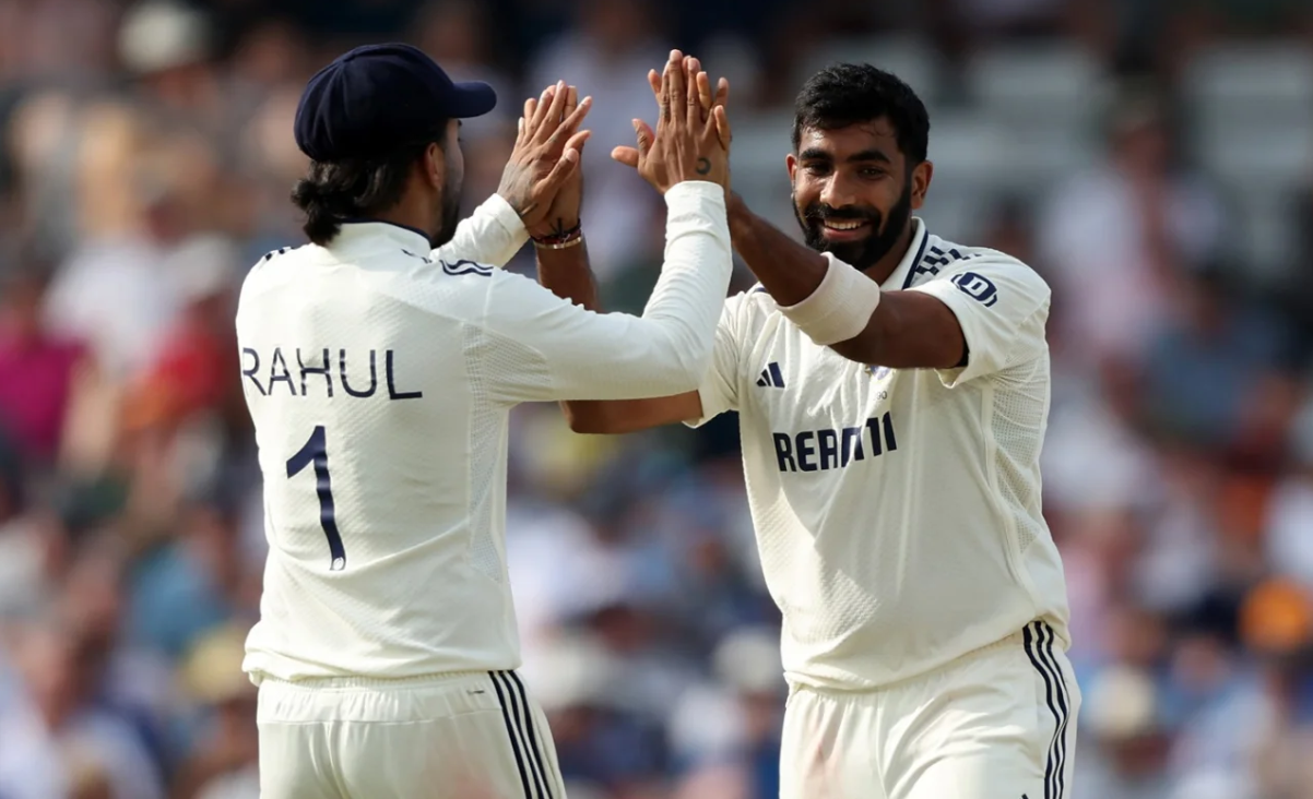 IND vs ENG 1st Test: সতীর্থদের ভুলে সাফল্য হাতছাড়া বুমরাহ’র , তিন-তিনটি ক্যাচ ফস্কে ‘ভিলেন’ যশস্বী-জাদেজারা !! 3 Jasprit Bumrah and KL Rahul | Image: Getty Images