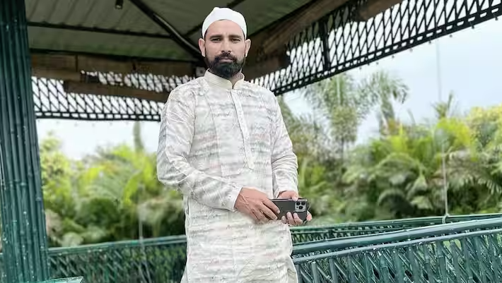 তিক্ততা ভুলে কাছাকাছি আসছেন দু’জনে ? প্রাক্তন স্ত্রী হাসিন জাহানের নামে বাড়ির নামকরণ করলেন শামি !! 2 Mohammed Shami | Image: Twitter