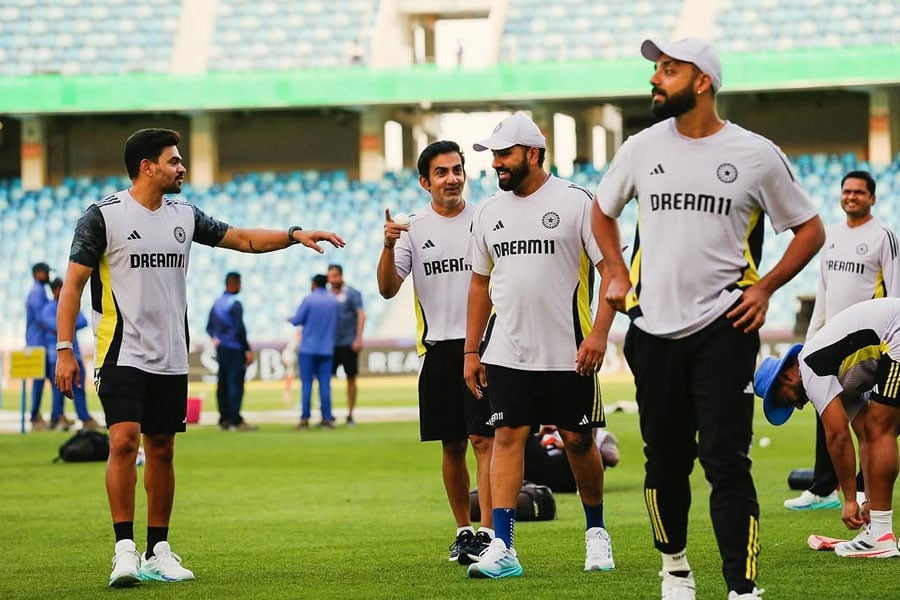 ইংল্যান্ড সিরিজের আগে সবাইকে অবাক করলেন ভারতীয় দলের কোচ, হঠাৎ করেই করলেন পদত্যাগ !! 2