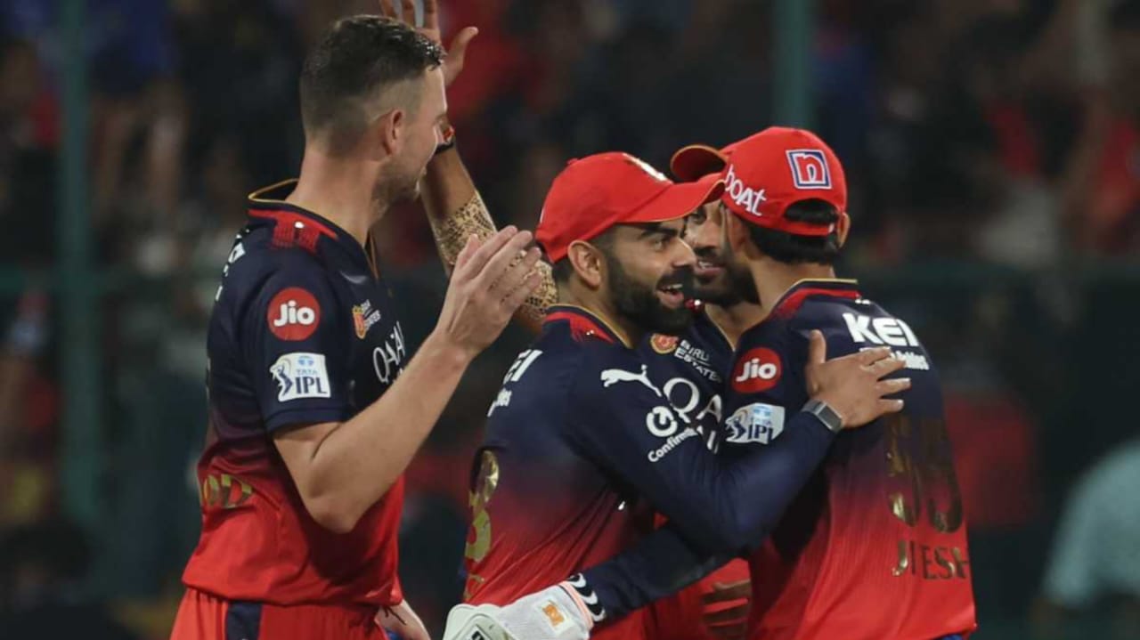 "না জিতলে ডিভোর্স দেব ...", ফাইনালের আগেই RCB'র মহিলা সমর্থকের হুমকি ভাইরাল সোশ্যাল মিডিয়ায় !! 3 "না জিতলে ডিভোর্স দেব ...", ফাইনালের আগেই RCB'র মহিলা সমর্থকের হুমকি ভাইরাল সোশ্যাল মিডিয়ায় !! 3