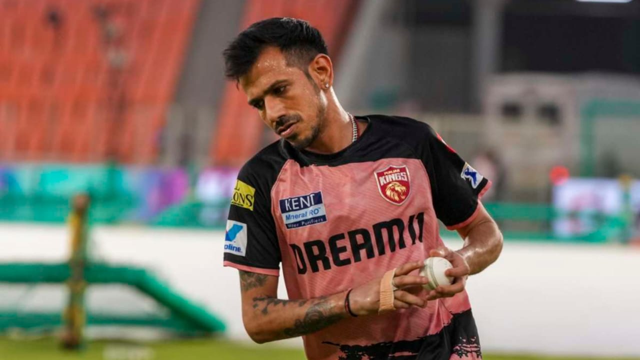 "চাহালের হাত ধরে নাম কামাচ্ছে..", নেটিজেনদের সমালোচনার বিরুদ্ধে এবার যোগ্য জবাব দিলেন RJ মাহভাশ !! 3 "চাহালের হাত ধরে নাম কামাচ্ছে..", নেটিজেনদের সমালোচনার বিরুদ্ধে এবার যোগ্য জবাব দিলেন RJ মাহভাশ !! 3
