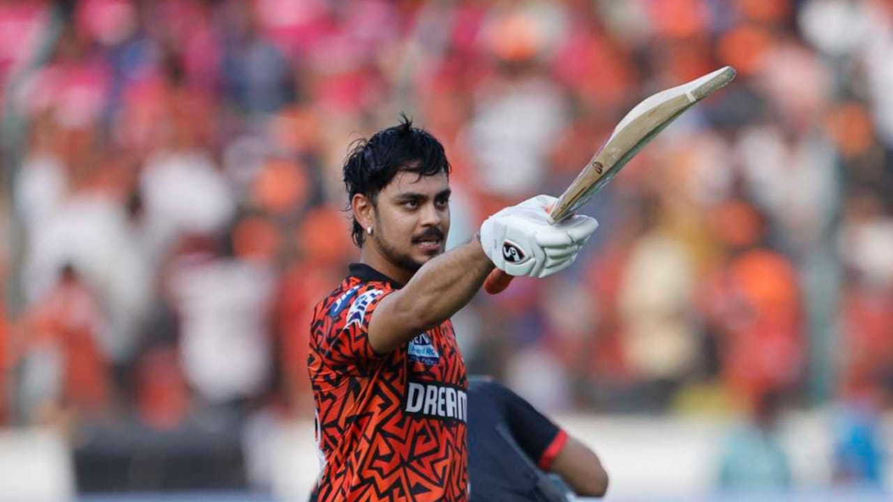 Video: মাঠের মধ্যেই হতভম্ব ঈশান কিষাণ, অদ্ভুত কারণে বন্ধ হলো কাউন্টি চ্যাম্পিয়নশিপের ম্যাচ !! 3 Video: মাঠের মধ্যেই হতভম্ব ঈশান কিষাণ, অদ্ভুত কারণে বন্ধ হলো কাউন্টি চ্যাম্পিয়নশিপের ম্যাচ !! 3