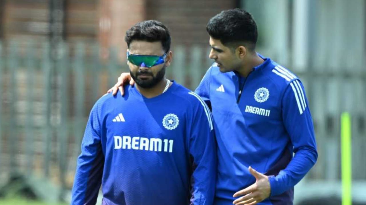 গুজরাটের বিমান দুর্ঘটনায় নিহতদের জন্য শ্রদ্ধাঞ্জলী, WTC ফাইনাল থেকে ভারতীয় দলে ধরা পড়লো এক ভিন্ন ছবি !! 3 গুজরাটের বিমান দুর্ঘটনায় নিহতদের জন্য শ্রদ্ধাঞ্জলী, WTC ফাইনাল থেকে ভারতীয় দলে ধরা পড়লো এক ভিন্ন ছবি !! 3