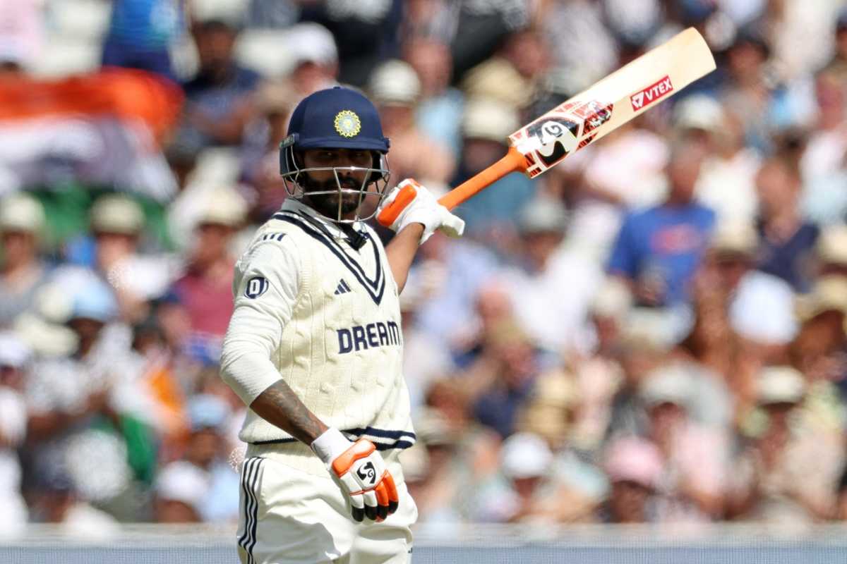 চলতি টেস্টে BCCI'র নিয়মকে বুড়ো আঙুল দেখালেন জাদেজা, বড়সড় শাস্তির মুখে ভারতীয় অলরাউন্ডার !! 2 Ravindra Jadeja | IND vs ENG | Image: Getty Images