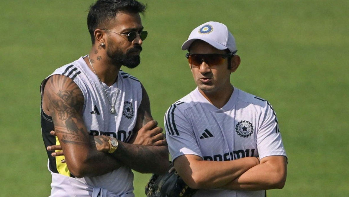 “জামাই আদর চায় ও…” তারকা ক্রিকেটার’কে কটাক্ষ গম্ভীরের, সোশ্যাল মিডিয়ায় ভাইরাল হেড কোচের মন্তব্য !! 2 Hardik Pandya and Gautam Gambhir | Image: Getty Images