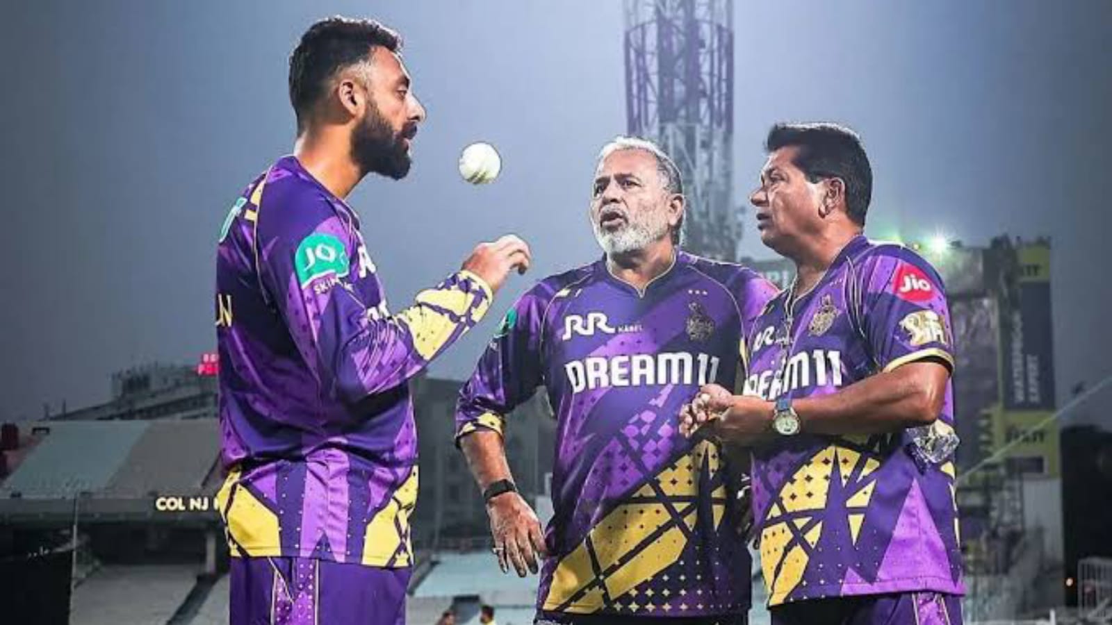 চন্দ্রকান্ত পন্ডিতের পর KKR ছাড়লেন এই দুই সদস্য, লখনউয়ের হয়ে সামলাবেন গুরুত্বপূর্ণ দায়িত্ব !! 3 চন্দ্রকান্ত পন্ডিতের পর KKR ছাড়লেন এই দুই সদস্য, লখনউয়ের হয়ে সামলাবেন গুরুত্বপূর্ণ দায়িত্ব !! 3