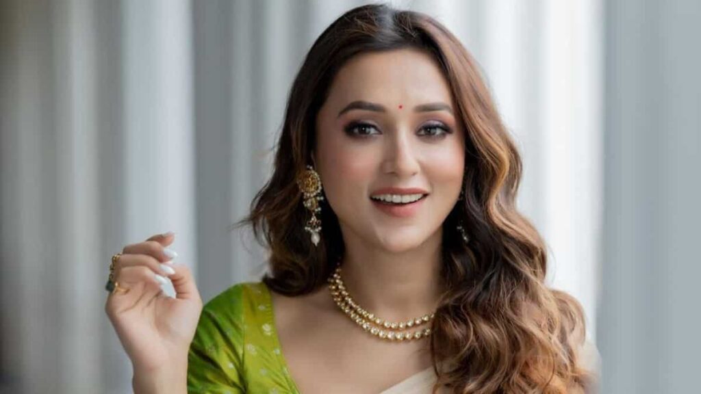তৃপ্তি দিমরি নন, সৌরভের বায়োপিকে 'ডোনার' চরিত্রে অভিনয় করবেন এই বাঙালি অভিনেত্রী !! 3 তৃপ্তি দিমরি নন, সৌরভের বায়োপিকে 'ডোনার' চরিত্রে অভিনয় করবেন এই বাঙালি অভিনেত্রী !! 2