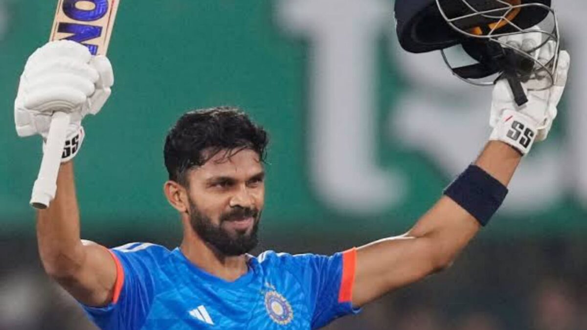 ৬,৬,৬,৬,৬,৬..ব্যাট হাতে জ্বলে উঠলেন রুতুরাজ গায়কোয়াড, ওডিআইতে ডবল সেঞ্চুরি করে গড়লেন নতুন ইতিহাস !! 1