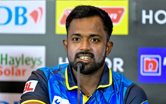 এশিয়া কাপের জন্য শক্তিশালী দল ঘোষণা করলো শ্রীলঙ্কা, ফিরলেন হাসারাঙ্গা !! 5 এশিয়া কাপের জন্য শক্তিশালী দল ঘোষণা করলো শ্রীলঙ্কা, ফিরলেন হাসারাঙ্গা !! 3