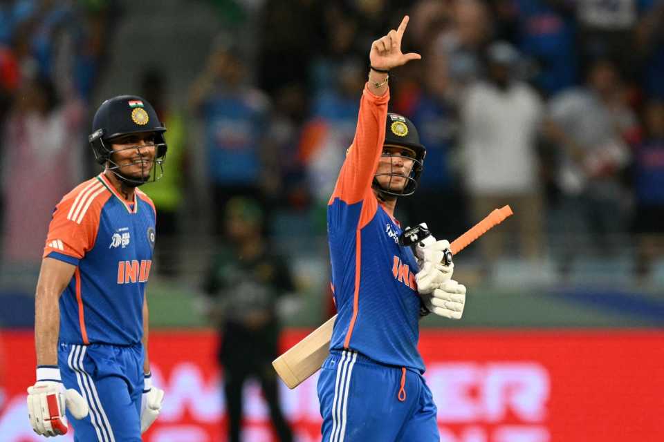 "যা বল কুড়িয়ে আন..." চলতি ম্যাচে শাহীন আফ্রিদির ক্লাস নিলেন গিল, ভাইরাল ভিডিও !! 3