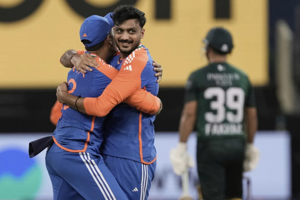 IND vs PAK: "কি করতে খেলে ওরা ?..." ভারতের সামনে ১২৭ রানে থমকে গেল পাকিস্তানের ব্যাটিং, সমাজ মাধ্যমে চর্চা শুরু !! 2 pak-batters-struggle-vs-indian-spin, ind vs pak