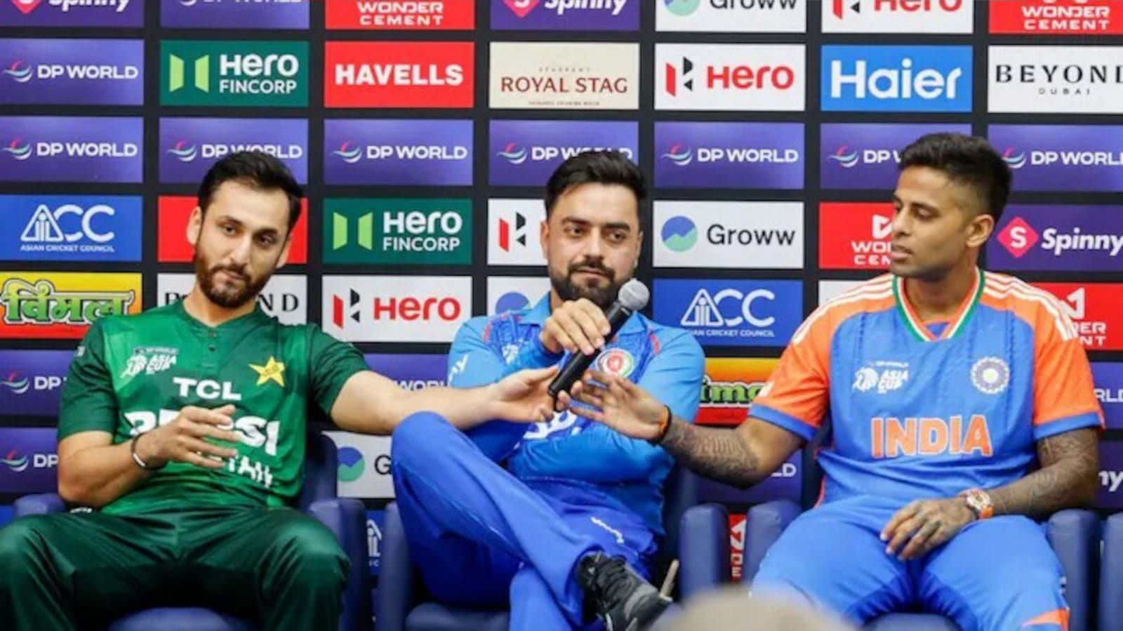 পাকিস্তানের বিপক্ষে মাঠে নামার আগেই পহেলগাঁও'এর প্রতিশোধ নিলেন সূর্যকুমার, চর্চা ক্রিকেট মহলে !! 2 Suryakumar Yadav, Rashid Khan, Salman Ali Agha | Asia Cup 2025 | Images: Twitter