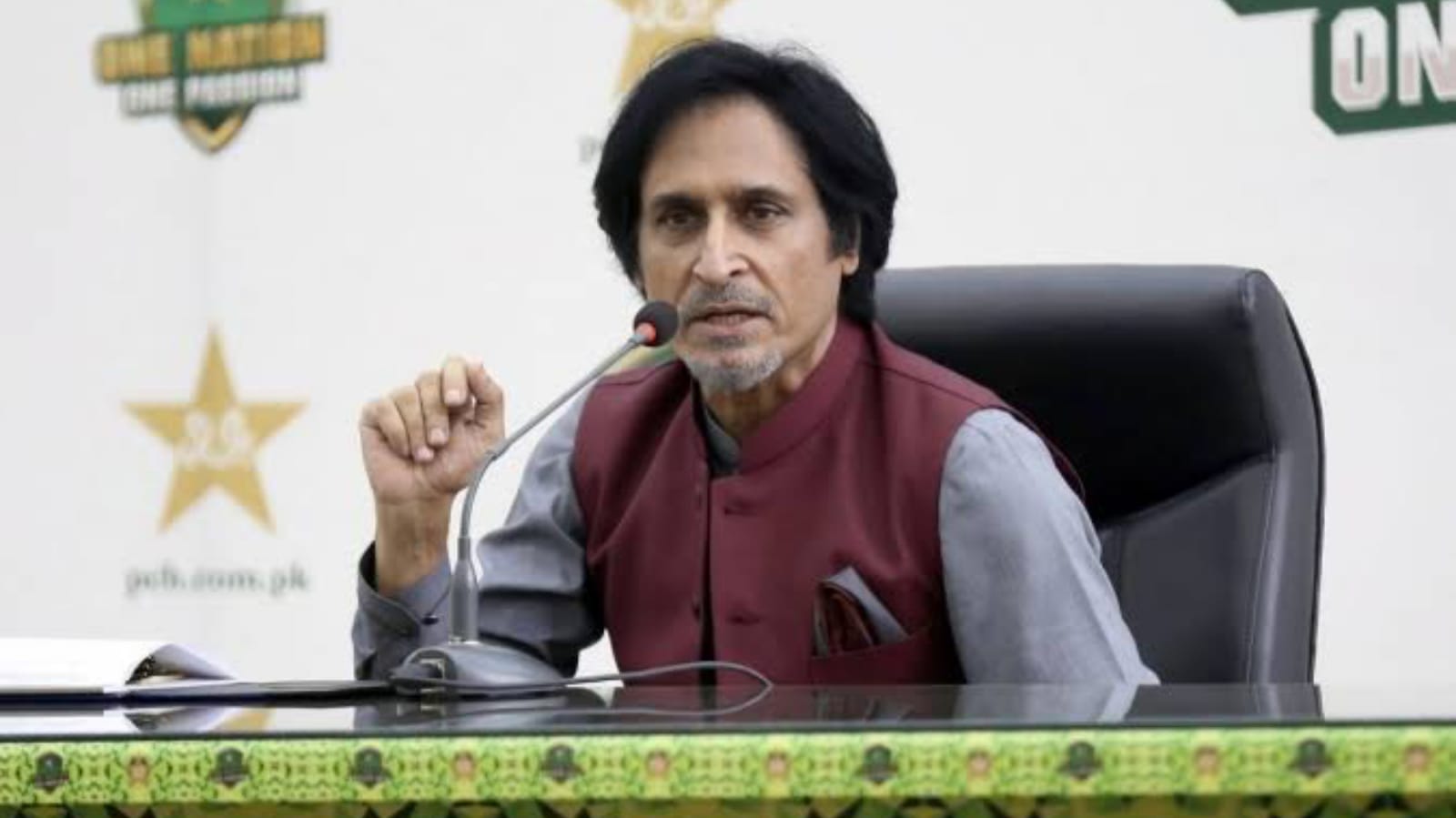 টিম ইন্ডিয়ার তুলোধোনা করাই হলো কাল, এশিয়া কাপ থেকে বিতাড়িত হলেন এই জনপ্রিয় কমেন্টেটর !! 3 টিম ইন্ডিয়ার তুলোধোনা করাই হলো কাল, এশিয়া কাপ থেকে বিতাড়িত হলেন এই জনপ্রিয় কমেন্টেটর !! 3