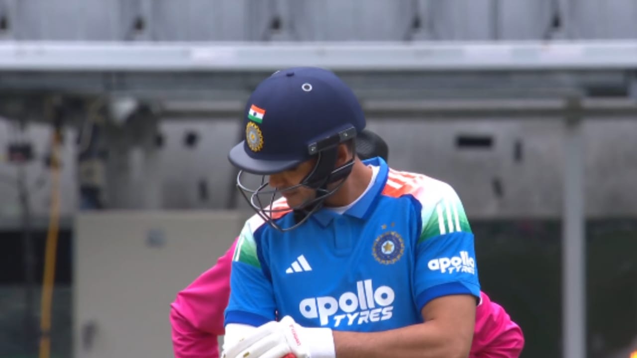 "নটঙ্কি নাচ করো..", অস্ট্রেলিয়ার বিপক্ষে দ্বিতীয় ম্যাচেও ব্যর্থ হয়ে সমালোচনার মুখে পড়লেন শুভমান গিল !! 2 "নটঙ্কি নাচ করো..", অস্ট্রেলিয়ার বিপক্ষে দ্বিতীয় ম্যাচেও ব্যর্থ হয়ে সমালোচনার মুখে পড়লেন শুভমান গিল !! 2