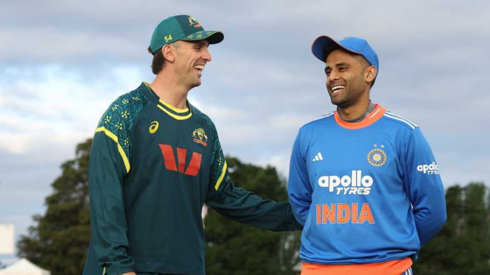 বৃষ্টির কারণে ভেস্তে গেল প্রথম টি-টোয়েন্টি ম্যাচ, ১০ ওভারও খেলতে পারল না ভারত-অস্ট্রেলিয়া !! 2 বৃষ্টির কারণে ভেস্তে গেল প্রথম টি-টোয়েন্টি ম্যাচ, ১০ ওভারও খেলতে পারল না ভারত-অস্ট্রেলিয়া !! 2