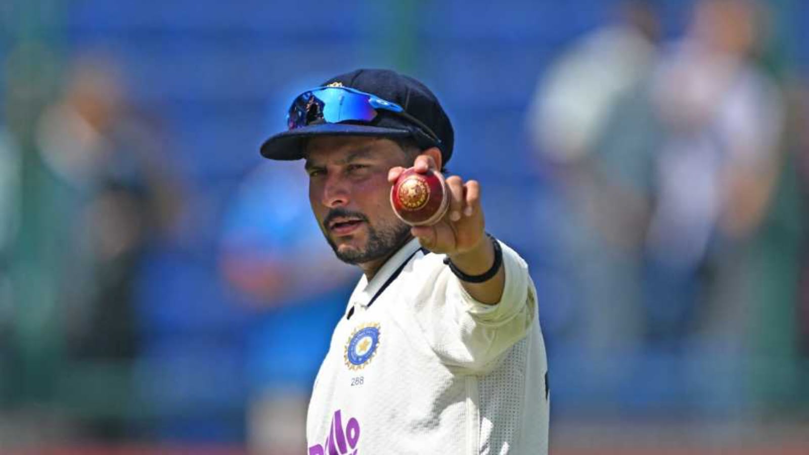 IND vs WI: কুলদীপের বোলিং'এ ওয়েস্ট ইন্ডিজের ব্যাটিং বিপর্যয়, তৃতীয় দিনের শেষে আশার আলো ক্যাম্পবেল !! 2