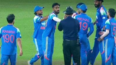 ভারত-পাকিস্তান ম্যাচে হাই-ভোল্টেজ ড্রামা, রিলে ক্যাচ ঘিরে থার্ড আম্পায়ারের সিদ্ধান্তে অখুশি জিতেশ শর্মা 3 ভারত-পাকিস্তান ম্যাচে হাই-ভোল্টেজ ড্রামা, রিলে ক্যাচ ঘিরে থার্ড আম্পায়ারের সিদ্ধান্তে অখুশি জিতেশ শর্মা 2