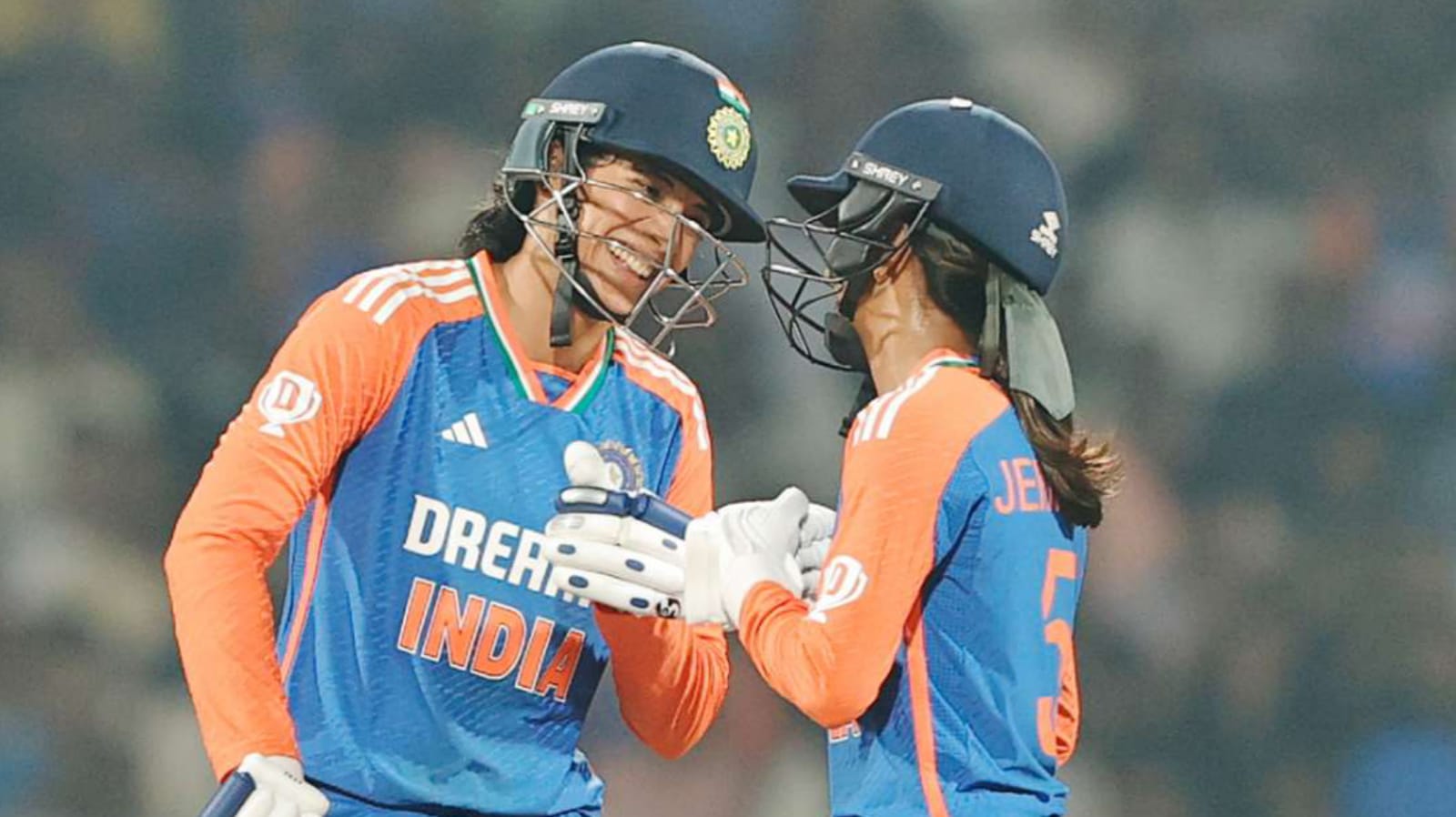 আগামী WPL'এর জন্য রিটেনশন তালিকা প্রকাশ, স্মৃতি মান্ধানা-জেমিমাকে নিয়ে বড়ো সিদ্ধান্ত !! 3 আগামী WPL'এর জন্য রিটেনশন তালিকা প্রকাশ, স্মৃতি মান্ধানা-জেমিমাকে নিয়ে বড়ো সিদ্ধান্ত !! 3