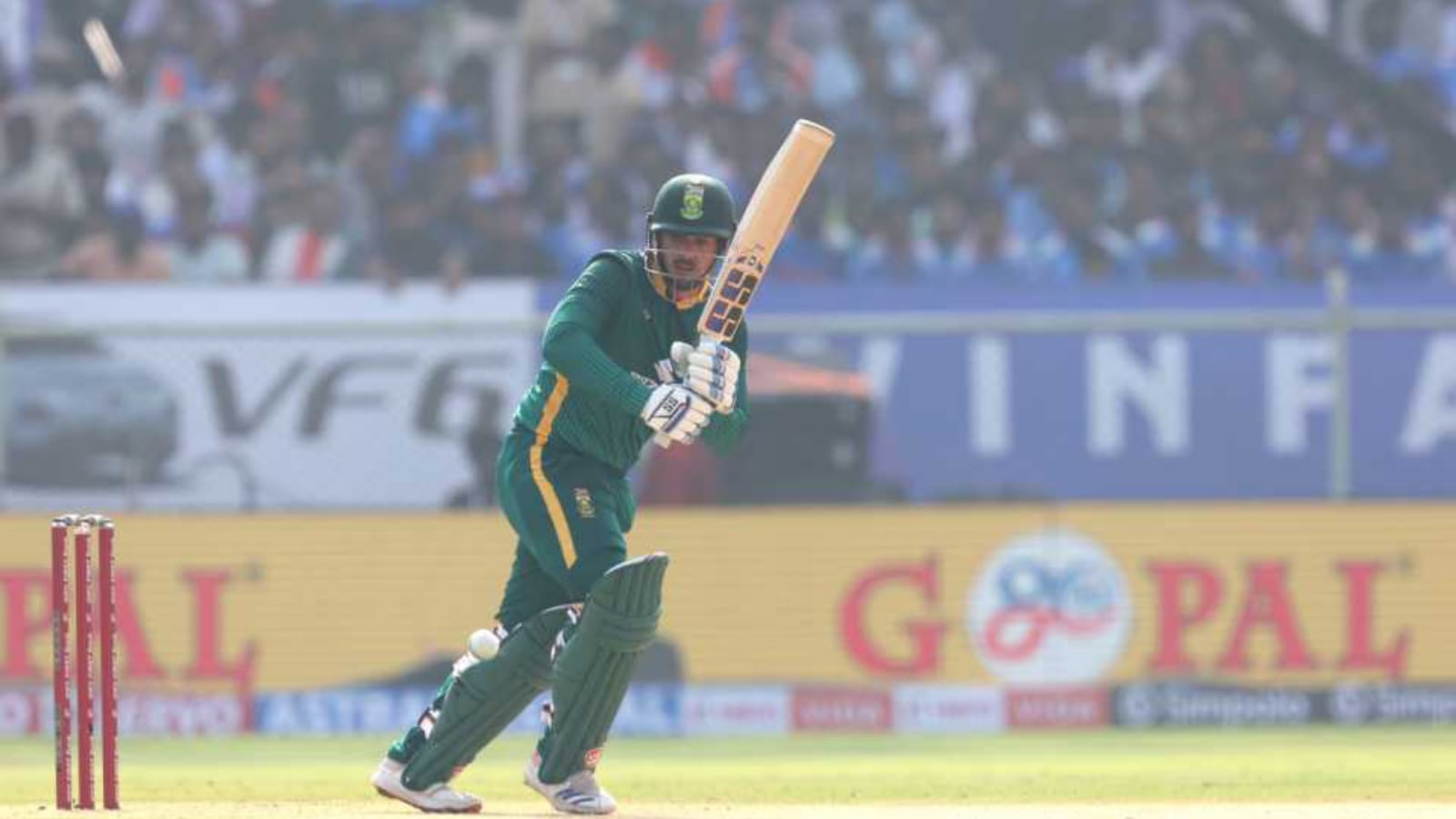 কুলদীপ-কৃষ্ণার বোলিং দাপট, ডি ককের দুরন্ত শতরানেও বড়ো ইনিংস গড়তে ব্যর্থ দঃ আফ্রিকা !! 2 কুলদীপ-কৃষ্ণার বোলিং দাপট, ডি ককের দুরন্ত শতরানেও বড়ো ইনিংস গড়তে ব্যর্থ দঃ আফ্রিকা !! 2