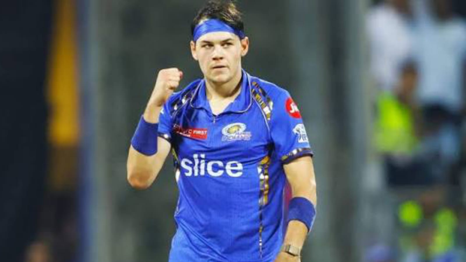 TOP 3: এই ৩ তারকাকে মিনি নিলামে টার্গেট করতে চলেছে রয়্যাল চ্যালেঞ্জার্স বেঙ্গালুরু !! 2 TOP 3: এই ৩ তারকাকে মিনি নিলামে টার্গেট করতে চলেছে রয়্যাল চ্যালেঞ্জার্স বেঙ্গালুরু !! 2