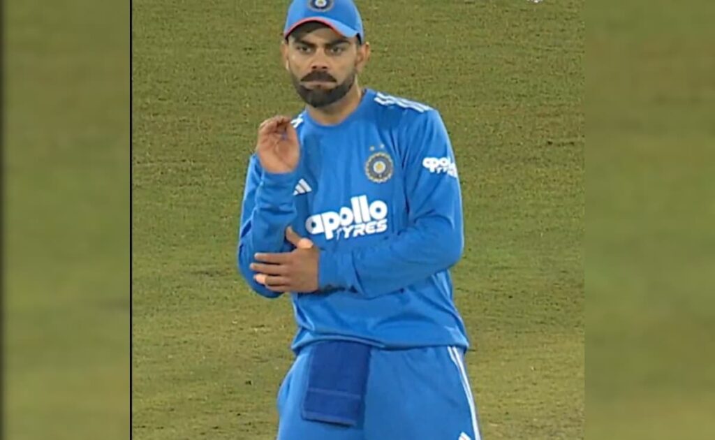 ডি ককের উইকেটেই জ্বলে উঠলেন কোহলি, রায়পুরে নজর কাড়ল 'নাগিন' সেলিব্রেশন !! 2 কোহলি