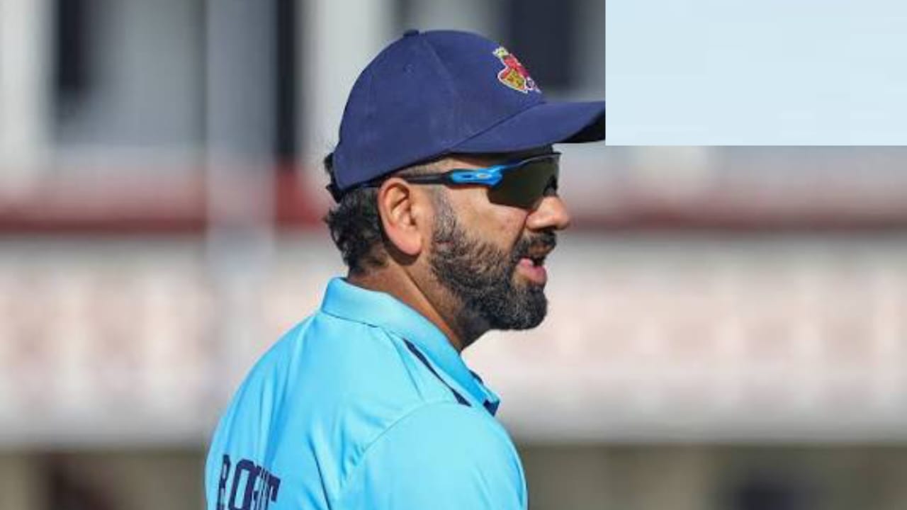 'বড়া পাও খাবেন নাকি?' দর্শকের করা প্রশ্নের মজার উত্তর রোহিত শর্মার, ভিডিও ভাইরাল !! 2