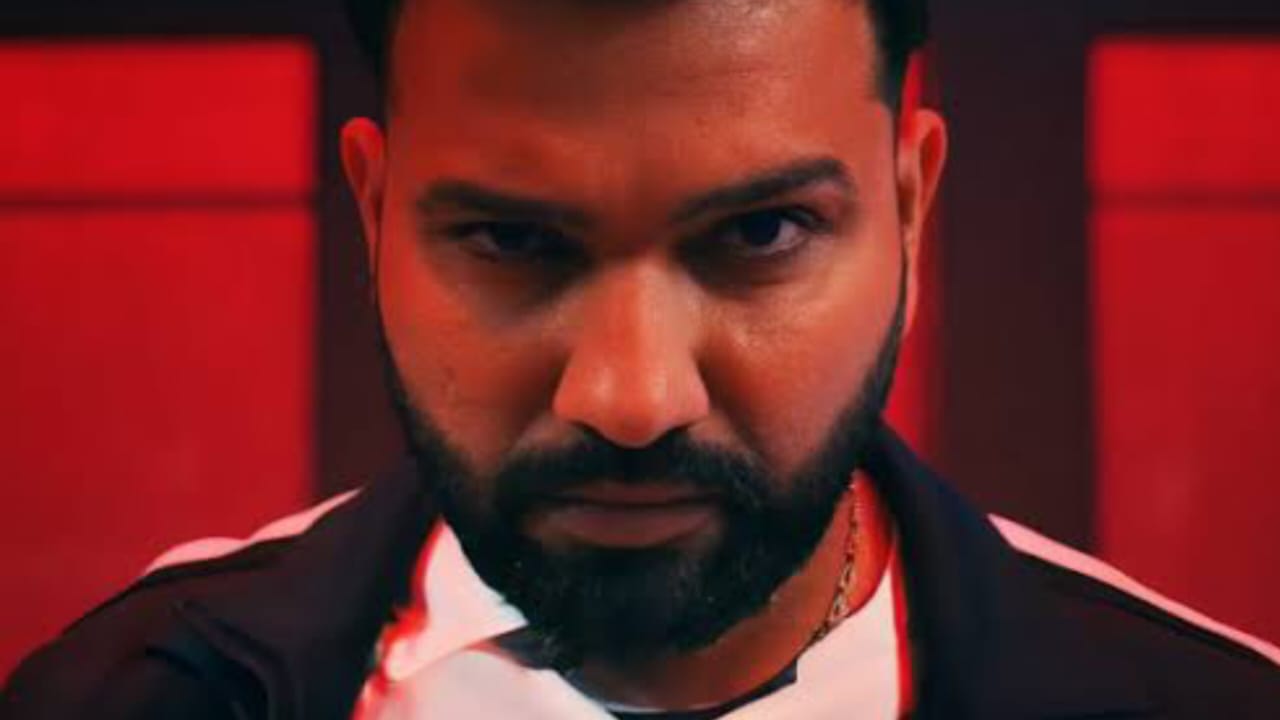 ড্রেসিংরুমে ফিরে সতীর্থের গায়ে হাত রোহিতের, ভিডিও ভাইরাল সোশ্যাল মিডিয়ায় !! 2