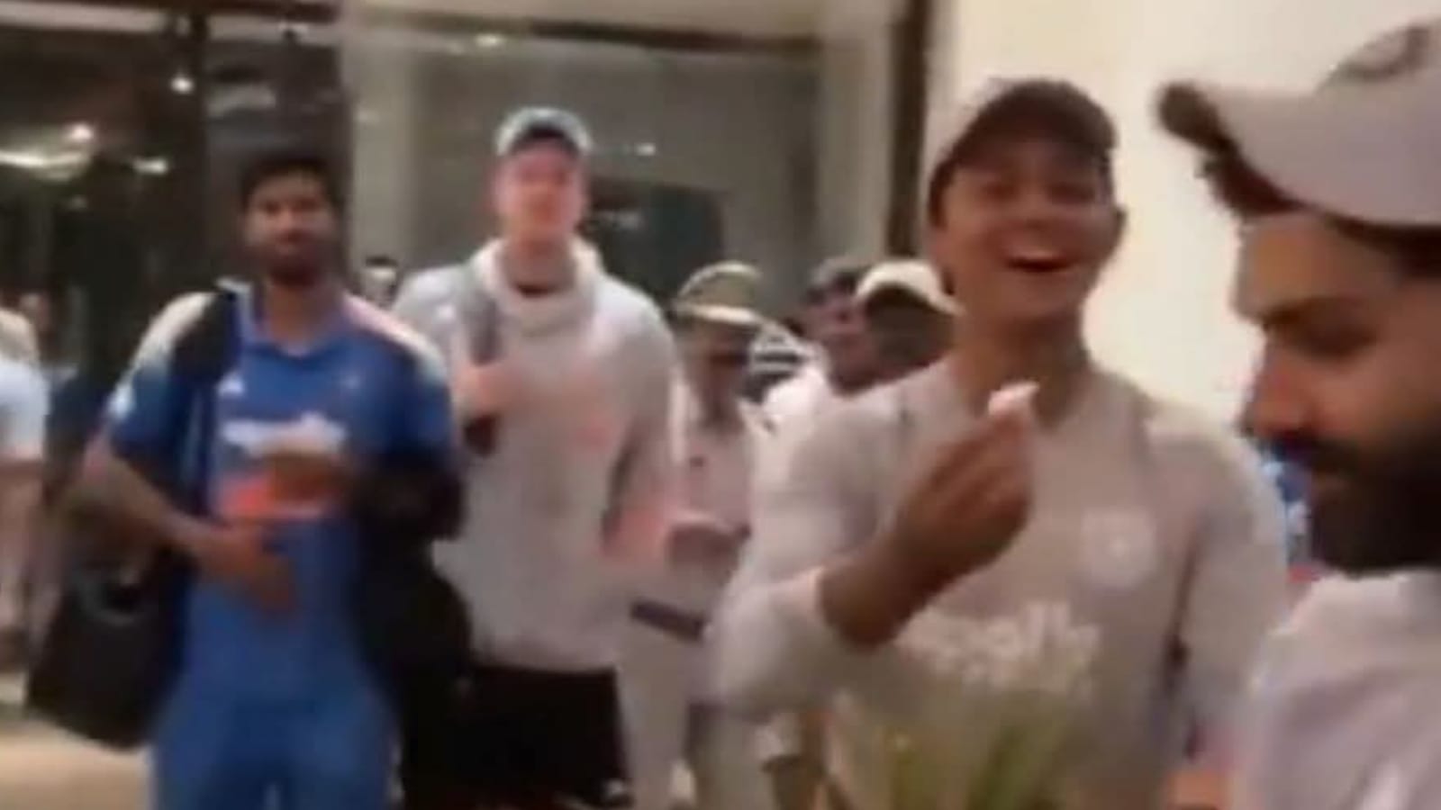 'মোটা হয়ে যাব..' ২০২৭ ওডিআই বিশ্বকাপের জন্য রোহিত শর্মার আত্মত্যাগ মুগ্ধ করল ভক্তদের !! 2