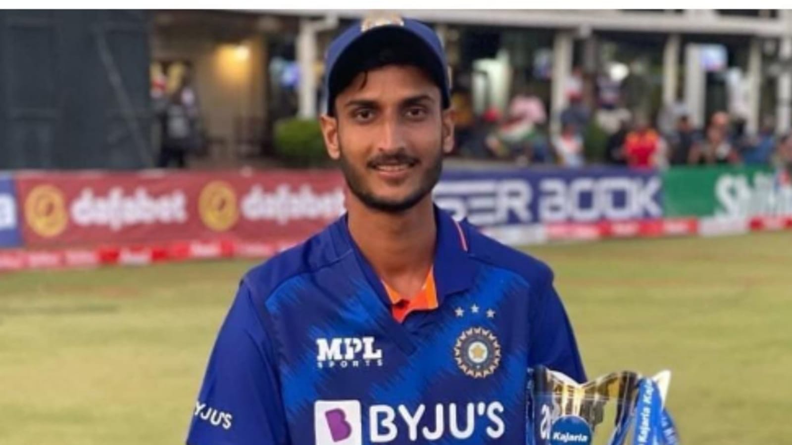 চলতি টি২০ সিরিজ থেকে ছিটকে গেলেন অক্ষর প্যাটেল, কপাল খুলল ভারতীয় তারকা অলরাউন্ডারের !! 2