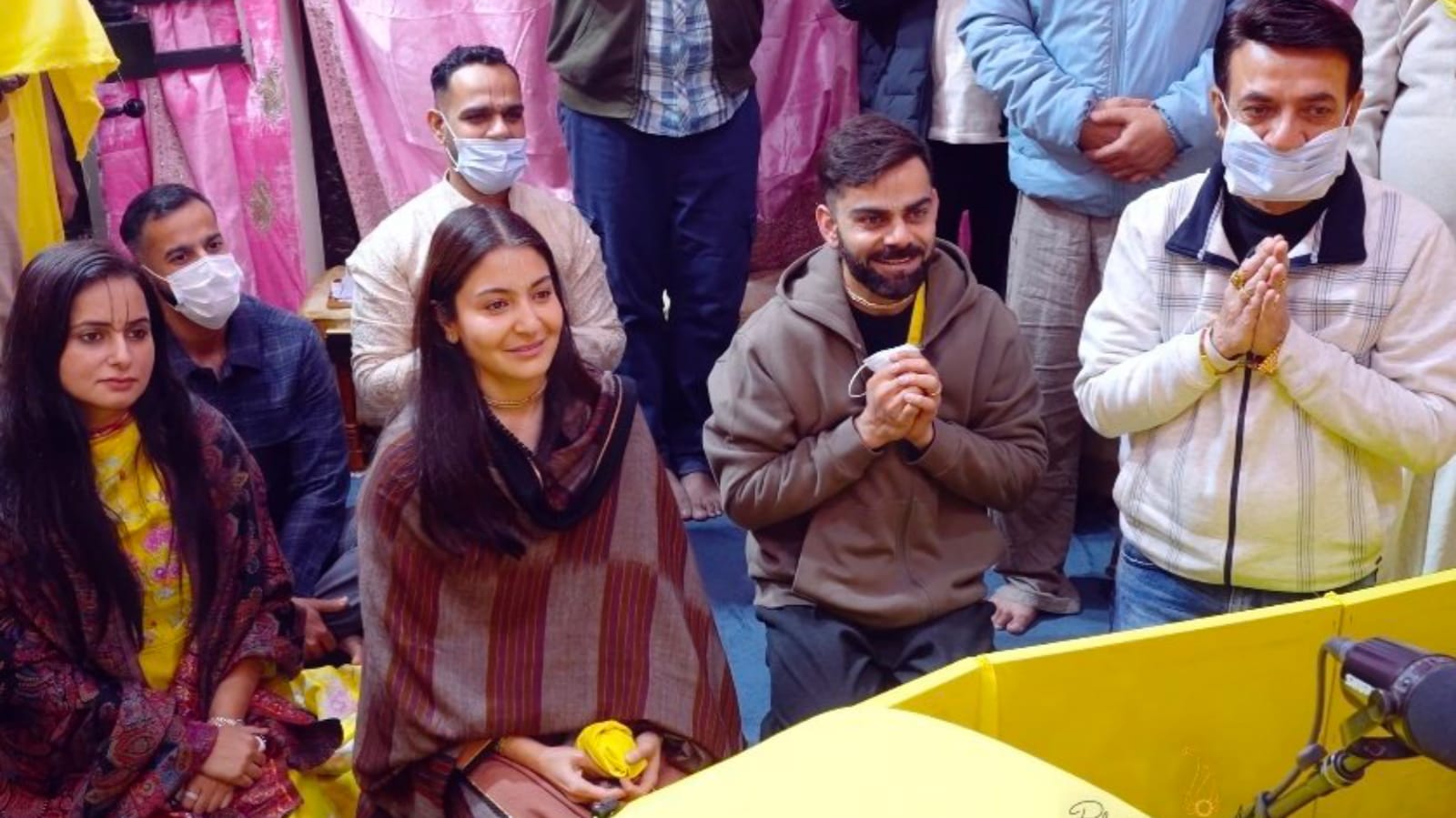 প্রতিবন্ধী ভক্তের সঙ্গে খারাপ আচরণ বিরাট কোহলির, ভিডিও ভাইরাল হতেই শুরু সমালোচনা !! 2 প্রতিবন্ধী ভক্তের সঙ্গে খারাপ আচরণ বিরাট কোহলির, ভিডিও ভাইরাল হতেই শুরু সমালোচনা !! 2