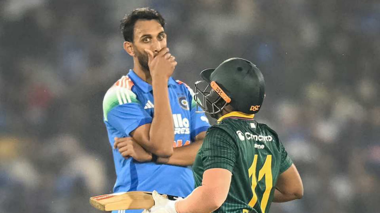 "ভারতের হারিস রাউফ..", দঃ আফ্রিকার বিপক্ষে দ্বিতীয় ম্যাচে হারের পর ট্রোলের মুখ প্রসিদ্ধ কৃষ্ণা !! 2