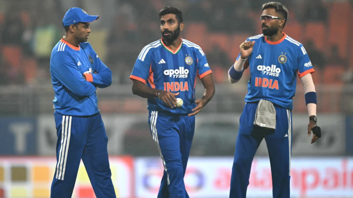 পাকিস্তানের বিরুদ্ধে মাঠে নামার আগেই মাথায় বাজ টিম ইন্ডিয়ার, বিশ্বকাপ থেকে ছিটকে গেলেন বুমরাহ !! 1