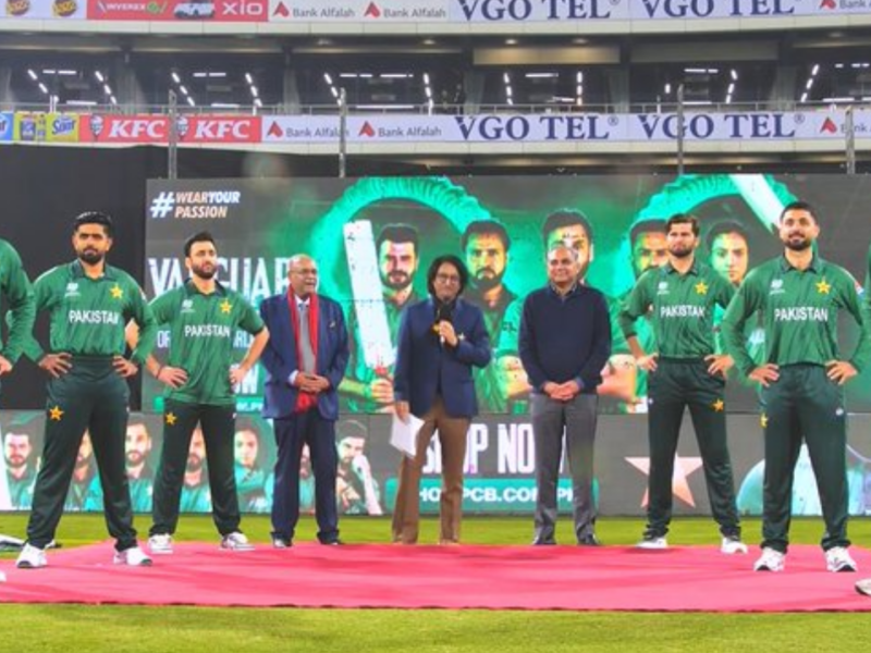 বিশ্বকাপের মঞ্চে নামার আগে নতুন পরিচয়, জার্সি উন্মোচন করল পাকিস্তান !! 12