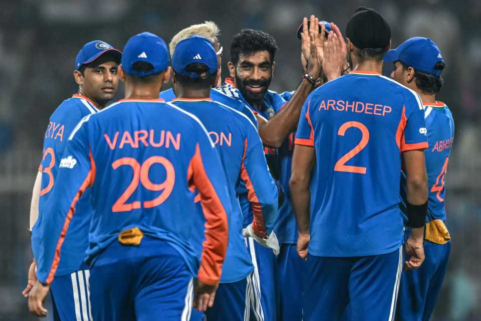 পাওয়েল-হোল্ডারের ঝড়ে কাঁপল ইডেন, হাঁটু গেড়ল ভারতীয় বোলাররা!! 2 Ind vs wi