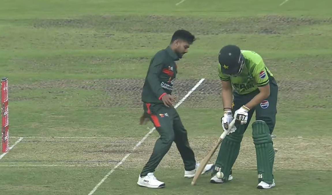 "ভ্রাতৃত্ব পিছনে ঢুকে#@.."‌ বাংলাদেশ-পাকিস্তান ম্যাচে সালমানের হাস্যকর আউট নিয়ে চলল খিল্লি !! 2