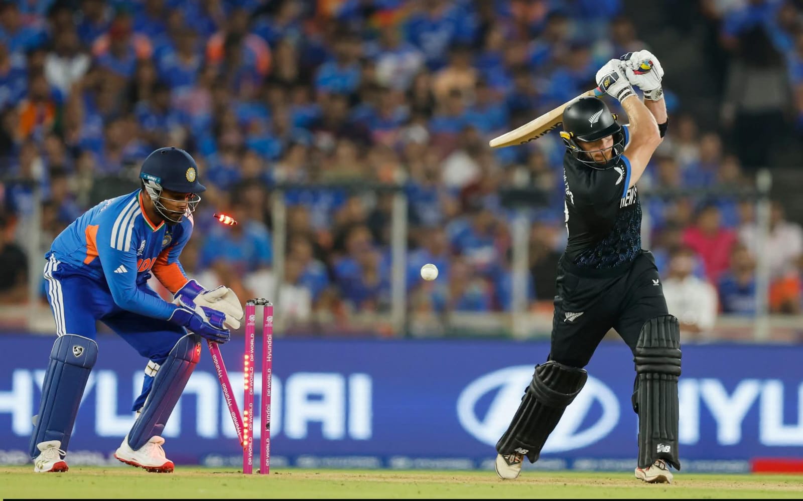 Video: ইচ্ছাকৃতভাবে ড্যারিলের সঙ্গে সংঘাতে আর্শদীপ, রেগে লাল কি‌উই তারকার ভিডিও ভাইরাল !! 3