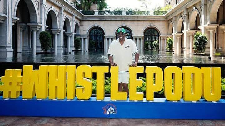 'ওকে লাথি মারে তাড়াও..", KKR ছেড়ে CSK'এর অনুষ্ঠানে অংশগ্রহণ করায় কটাক্ষের মুখে ব্র্যাভো !! 2 'ওকে লাথি মারে তাড়াও..", KKR ছেড়ে CSK'এর অনুষ্ঠানে অংশগ্রহণ করায় কটাক্ষের মুখে ব্র্যাভো !! 2